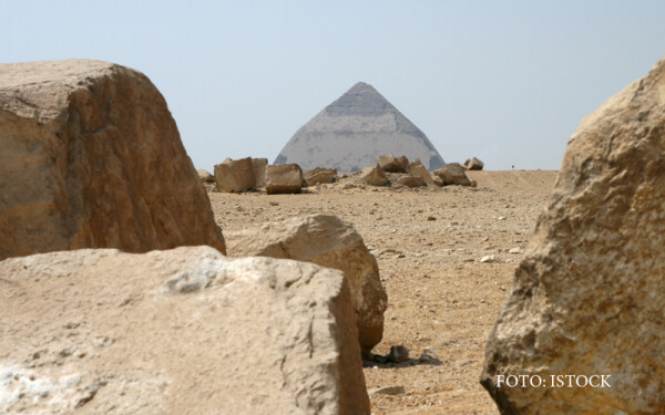 piramida inclinata de la Dahshur piramida inclinata de la Dahshur