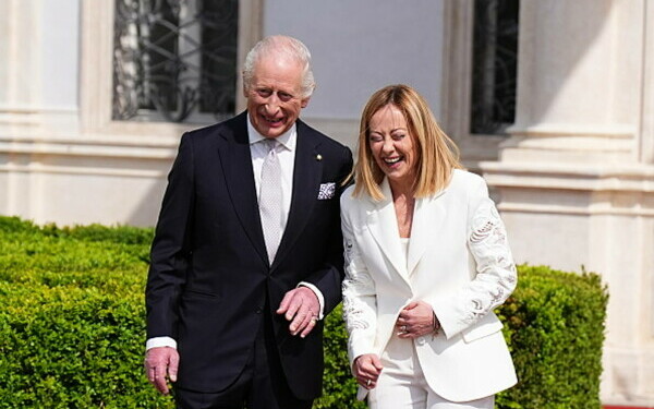 Regina Camilla şi regele Charles