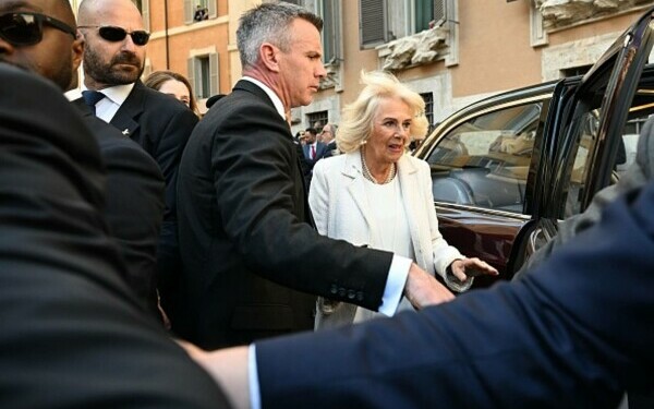 Regina Camilla şi regele Charles