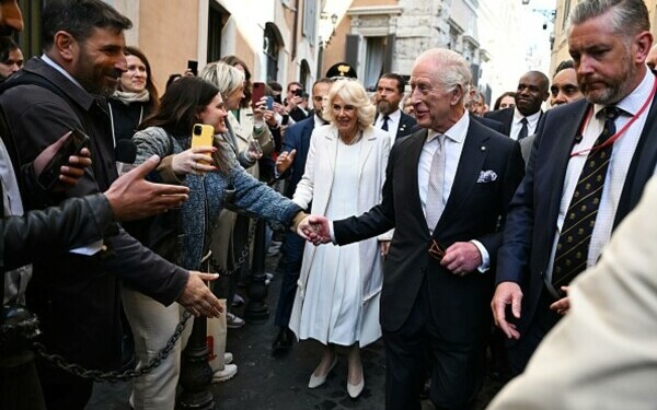 Regina Camilla şi regele Charles