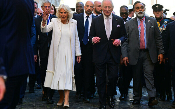 Regina Camilla şi regele Charles