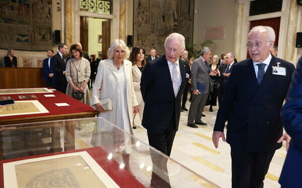 Regina Camilla şi regele Charles