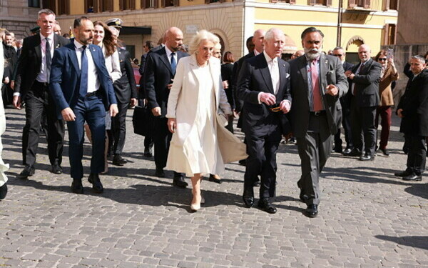 Regina Camilla şi regele Charles