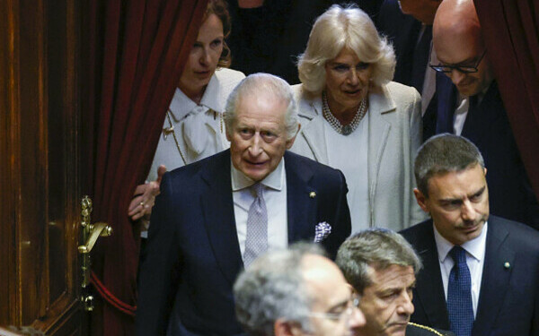 Regina Camilla şi regele Charles