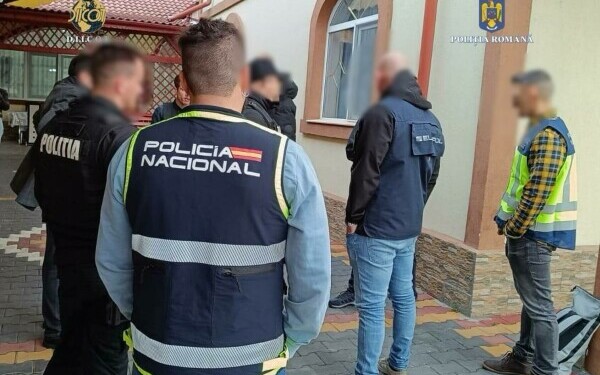 Percheziţii la suspecţi de furturi şi tâlhării comise în Spania; banii - folosiţi la achiziţia de imobile şi maşini de lux