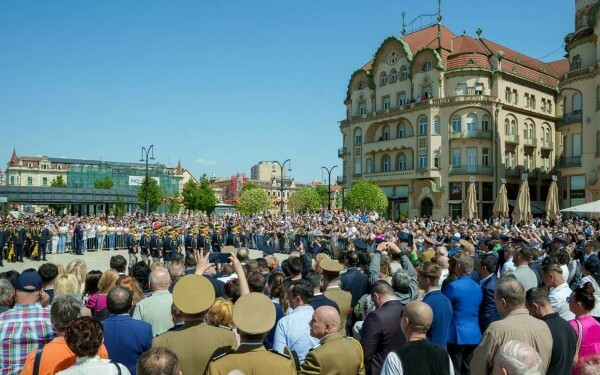 Ilie Bolojan, omagiu pentru Papa Francisc la Oradea