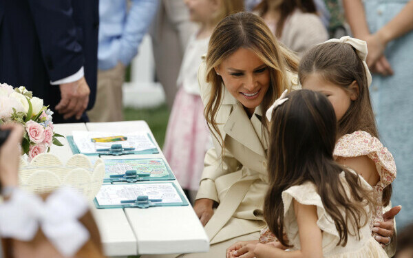 Melania Trump, apariție rară în public. Melania Trump, apariție rară în public.
