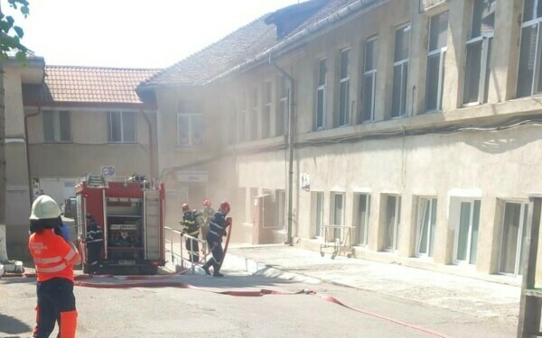 Incendiu la Spitalul CFR Paşcani Incendiu la Spitalul CFR Paşcani