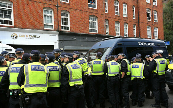 Ciocniri la marșuri anti-imigrație în Londra și Manchester