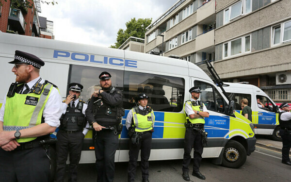 Ciocniri la marșuri anti-imigrație în Londra și Manchester