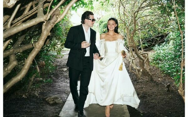 Brooklyn Beckham și Nicola Peltz