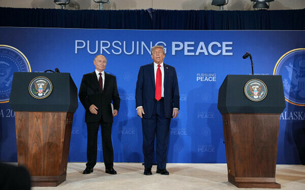 Donald Trump şi Vladimir Putin au făcut declaraţii de presă comune