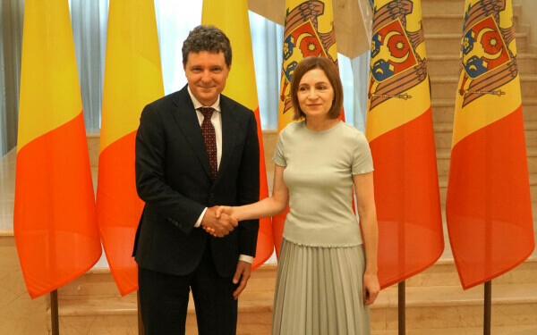 nicusor dan maia sandu