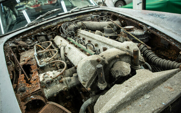 aston martin transformare