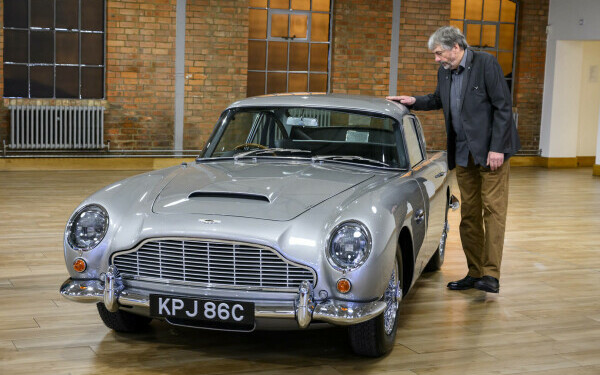 aston martin transformare