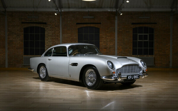 aston martin transformare