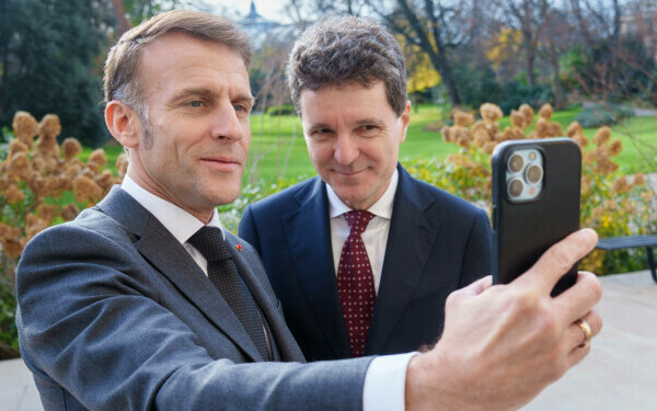 nicusor dan emmanuel macron