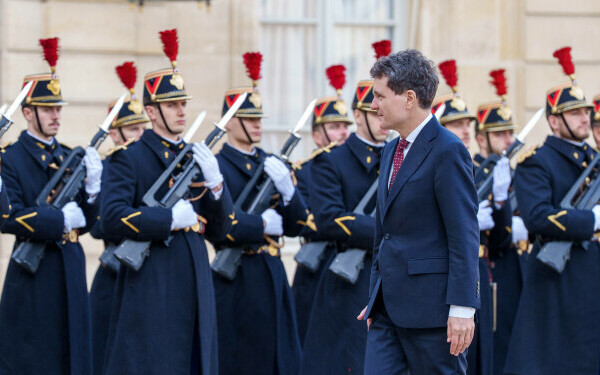 nicusor dan emmanuel macron