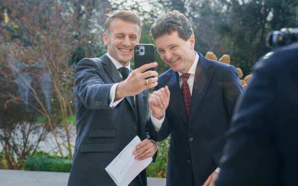 nicusor dan emmanuel macron