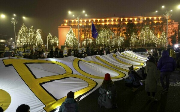 Protest-coregrafie &icirc;n Piața Victoriei