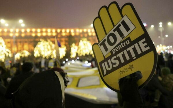 Protest-coregrafie &icirc;n Piața Victoriei