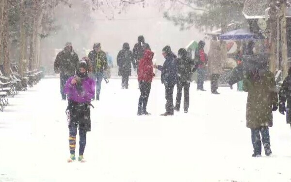 Vremea azi, 31 decembrie 2025. Ultima zi din an vine cu temperaturi de p&acirc;nă la -14 grade și viscol