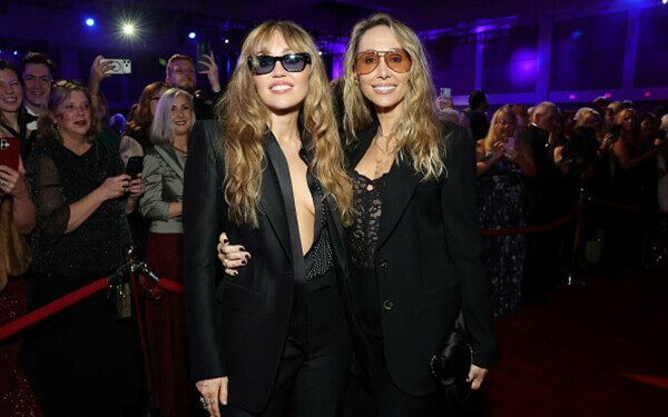 Miley Cyrus și mama ei