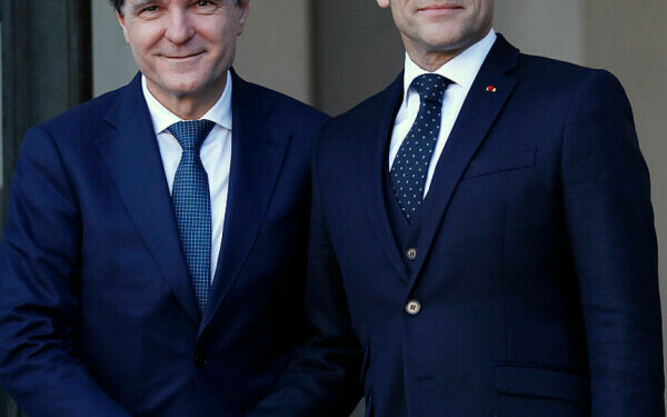 Emmanuel Macron, Nicusor Dan