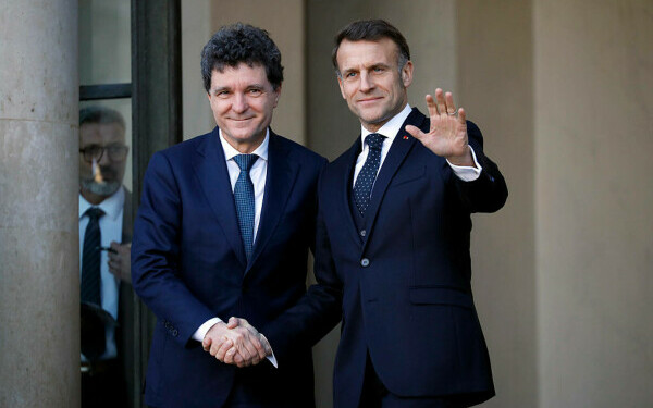 Emmanuel Macron, Nicusor Dan