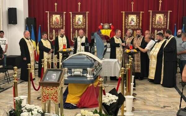 Trupul lui Mihai Leu a fost depus în Sala Teatrului din Piaţa Ferdinand Trupul lui Mihai Leu a fost depus în Sala Teatrului din Piaţa Ferdinand