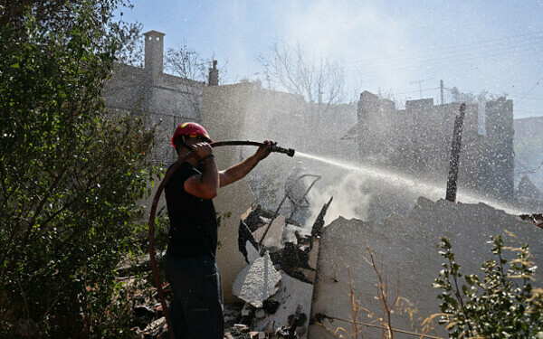 Incendiile de vegetație fac prăpăd în Grecia Incendiile de vegetație fac prăpăd în Grecia