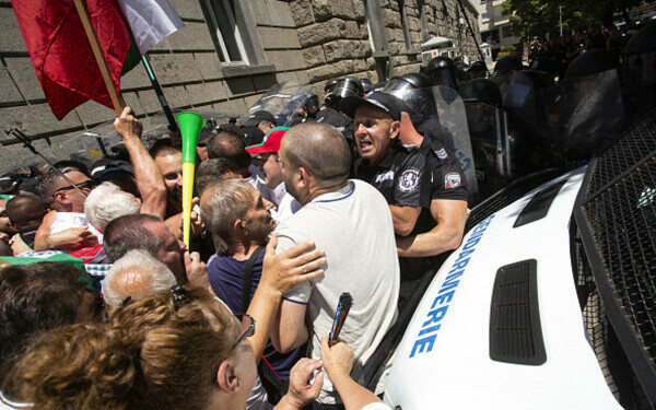Proteste în mai multe oraşe din Bulgaria Proteste în mai multe oraşe din Bulgaria