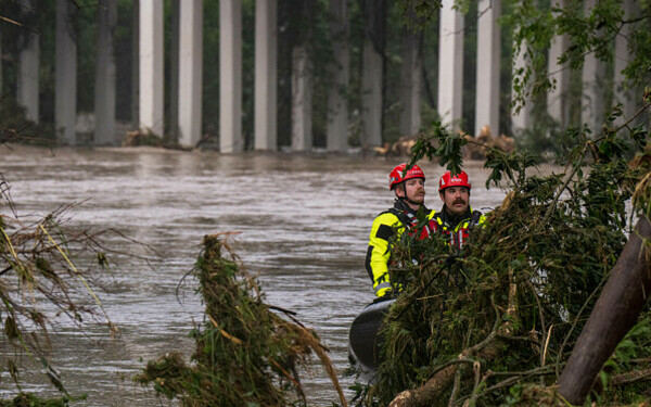 inundații catastrofale în Texas inundații catastrofale în Texas