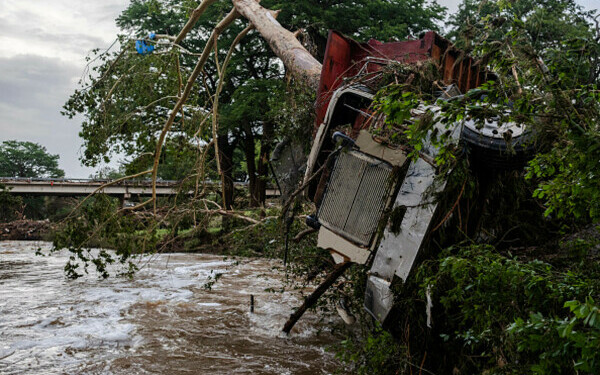 inundații catastrofale în Texas inundații catastrofale în Texas