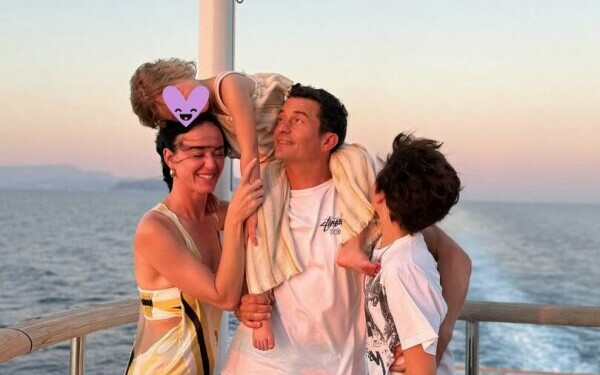 Katy Perry și Orlando Bloom, împreună în vacanță Katy Perry și Orlando Bloom, împreună în vacanță