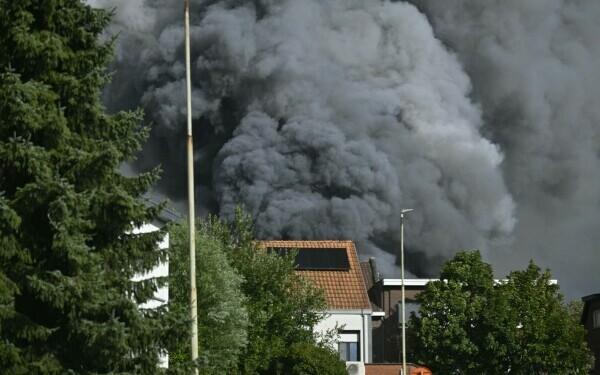 incendiu tomorrowland