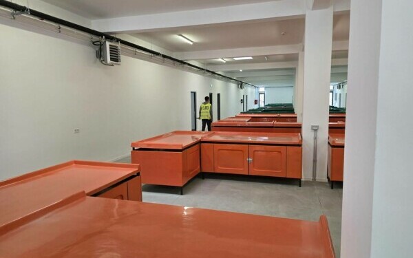 toaleta transparenta