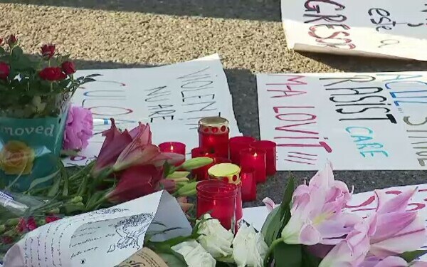 Femicidul, cerut ca infracțiune distinctă în Codul Penal. Protest la Guvern, după crima din Cosmopolis. „Ne-am săturat” Femicidul, cerut ca infracțiune distinctă în Codul Penal. Protest la Guvern, după crima din Cosmopolis. „Ne-am săturat”