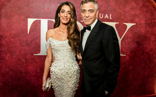 George Clooney și soția sa George Clooney și soția sa