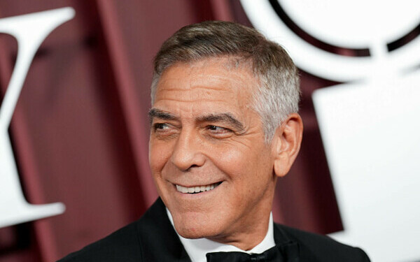 George Clooney și soția sa George Clooney și soția sa