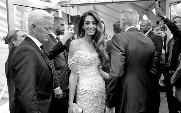 George Clooney și soția sa George Clooney și soția sa