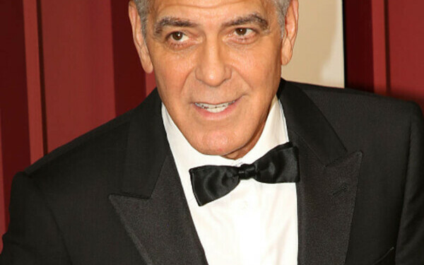 George Clooney și soția sa George Clooney și soția sa