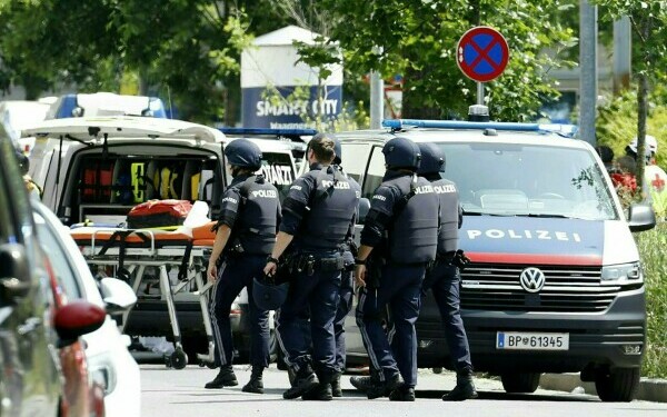 Atac armat la o şcoală din Austria Atac armat la o şcoală din Austria