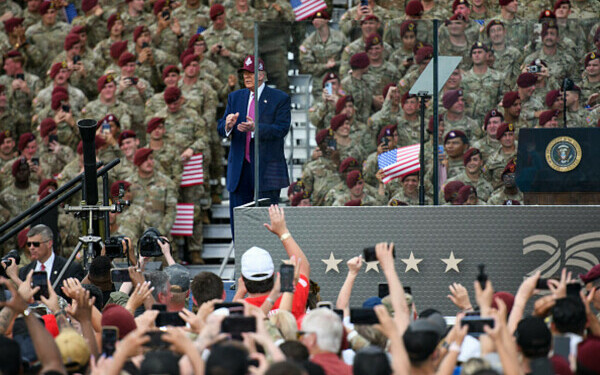 Donald Trump, discurs la Fort Bragg Donald Trump, discurs la Fort Bragg
