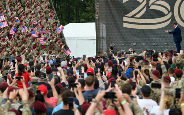 Donald Trump, discurs la Fort Bragg Donald Trump, discurs la Fort Bragg