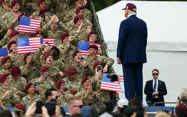 Donald Trump, discurs la Fort Bragg Donald Trump, discurs la Fort Bragg