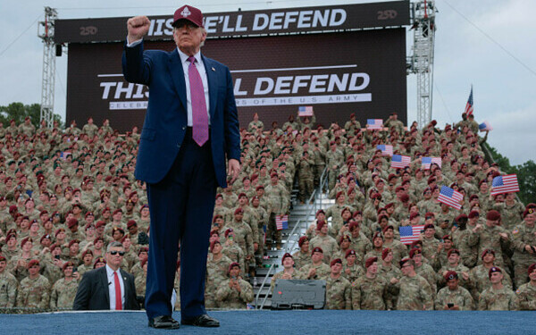 Donald Trump, discurs la Fort Bragg Donald Trump, discurs la Fort Bragg