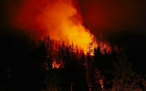 Incendiile de pădure devastează Canada Incendiile de pădure devastează Canada