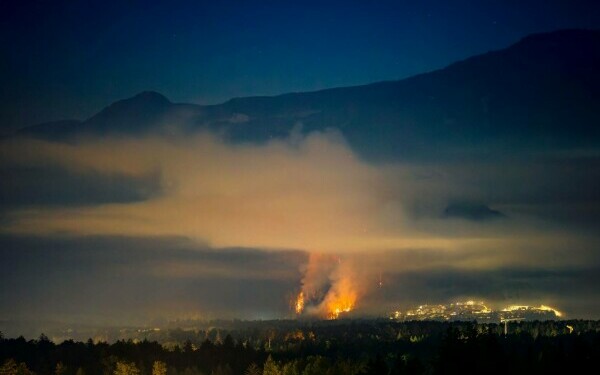 Incendiile de pădure devastează Canada Incendiile de pădure devastează Canada