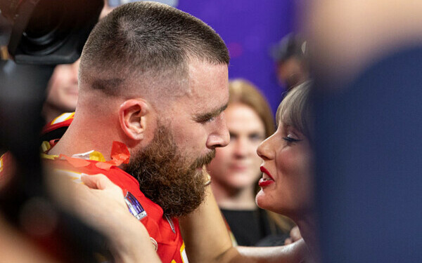 Taylor Swift şi Travis Kelce